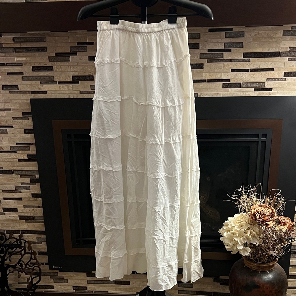 Derek Heart White Tiered Maxi Skirt
